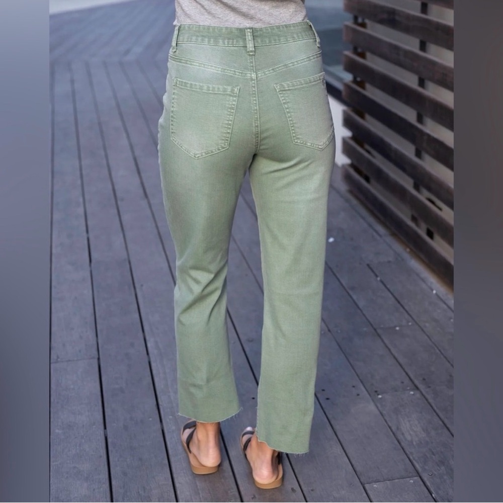 Grace & Lace Distressed Straight Leg Cropped Jeans - Picture 2 of 12